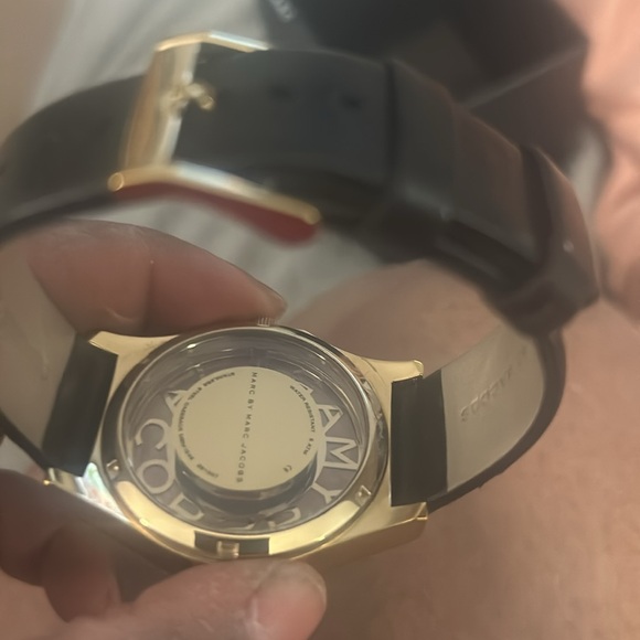 marc jacob’s watch with gold and black band - Picture 6 of 9